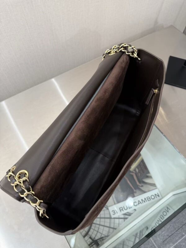 CHANEL 26 CLASSIC FLAP IN BROWN SUEDE 30726