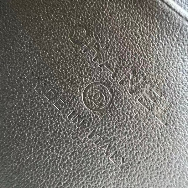 CHANEL 26S QUILTED VANITY CASE IN SILVER CAVIAR