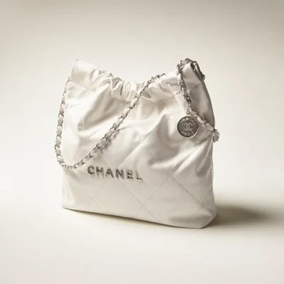 CHANEL 22 SMALL HANDBAG