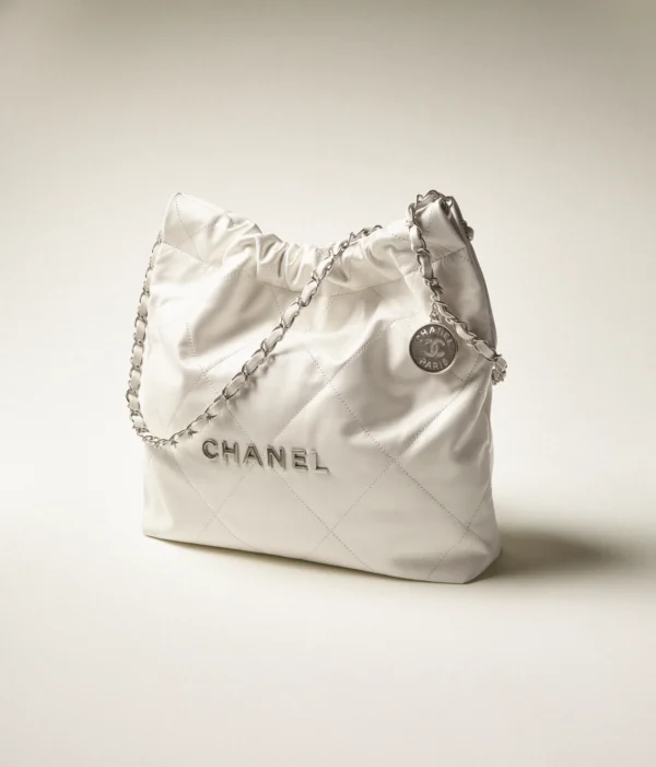 CHANEL 22 SMALL HANDBAG