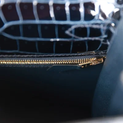 Hermès Kelly Sellier 28 Bleu Baltique Shiny Porosus Crocodile Gold Hardware