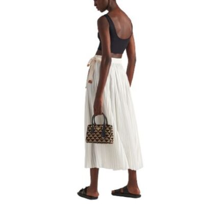 برادا شعار Handbags