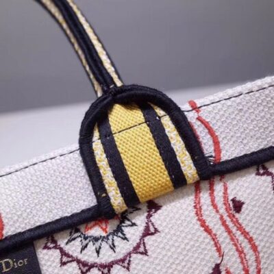 حقيبة حمل Dior Book بلون Multicolored Geometric كانفاس