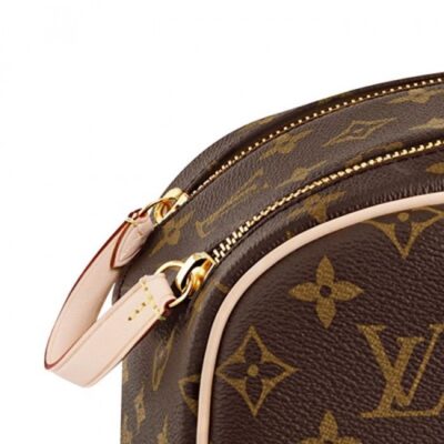 Louis Vuitton King Size Toiletry Bag M47528