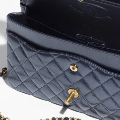 CLASSIC HANDBAG Metallic Calfskin & Gold Metal Navy Blue