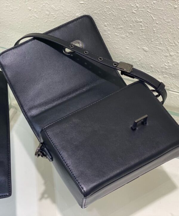 Dior 30 Montaigne Box Bag With Handle Black