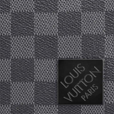 bbe7eb645de942b9bab79d46b49a6366 Louis Vuitton District PM N42710