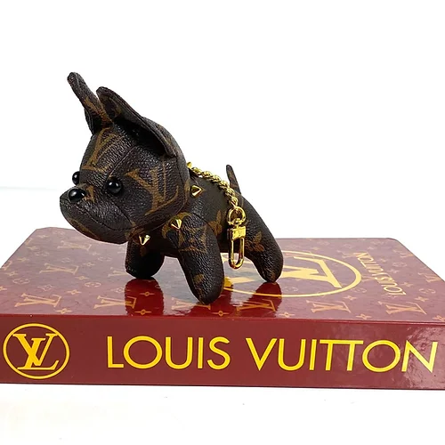 路易威登 Dog Charm Keychain Add WhatsApp claim your freebies 包