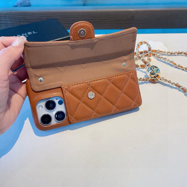 c0f6091000f7fb9d7950d09653617ed97a0b8f6a904dc148d8281776c1711dbc Chanel Style Quilted Leather Flip Card Holder Phone Case With Gold Chain Crossbody Strap