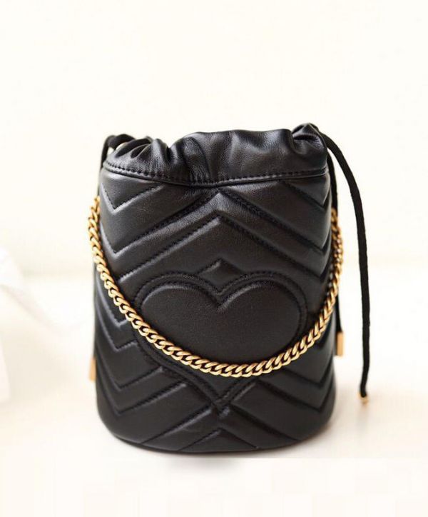 古驰 GG Marmont Wave Design Drawstring Closure 黄铜 Matelassel 搭扣 575163 黑色皮革链条肩带迷你女士包