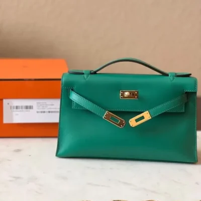 حقيبة هيرميس Kelly Pochette Vert Vertigo من جلد سويفت مع إكسسوارات معدنية ذهبية