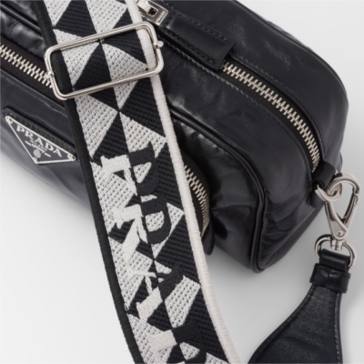 c52e86c4e0ca5d683fc1e7754392f967 Prada 纳帕皮革 复古 皮革 multi-pocket 肩背包