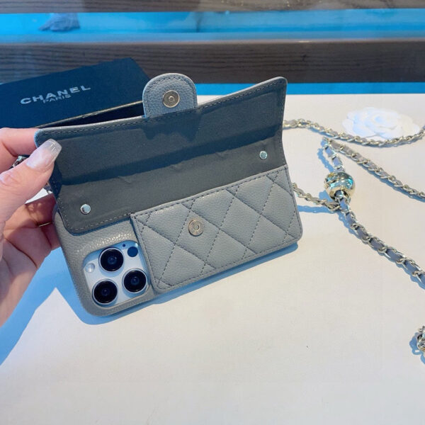 c5f4347a332213e433b3affe70a83660c65807ef0b4404aec414f1689c50904a Chanel Style Quilted Leather Flip Card Holder Phone Case With Gold Chain Crossbody Strap