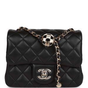 sac à rabat CHANEL Pearl Crush Mini Square noir cuir d’agneau finitions dorées claires