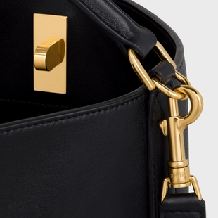 BUCKET 16 BAG IN SMOOTH CALFSKIN BLACK