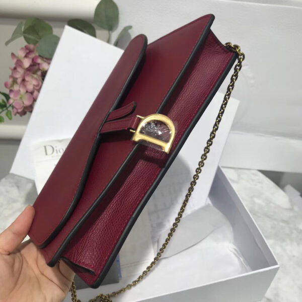 حقيبة كلاتش ديور Bordeaux Calskin Saddle بسلسلة