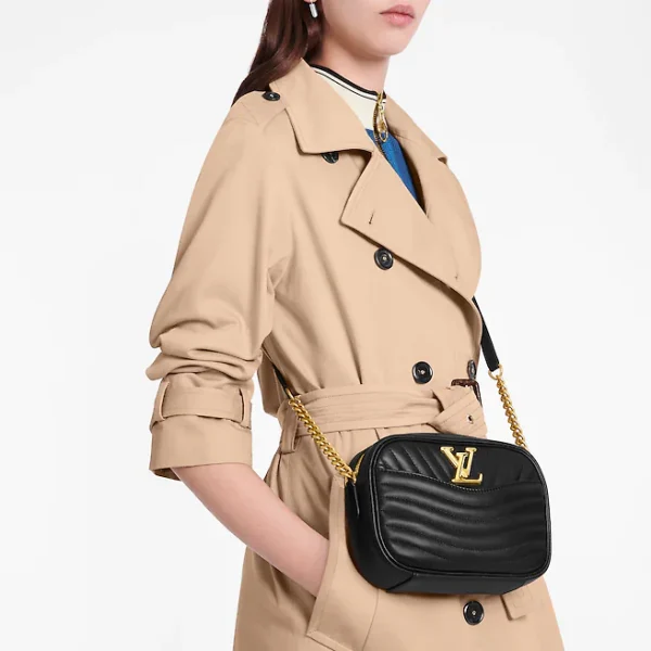 d4bdf4c7a5765b837c6409fe35d7e516 Louis Vuitton New Wave New Camera Bag - M58677