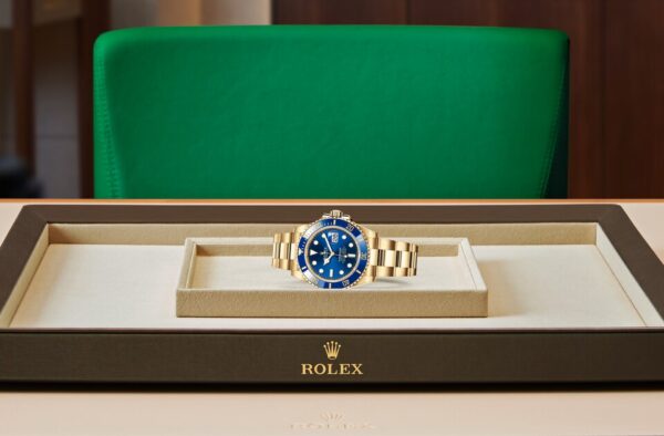 Rolex Submariner-M126618lb 0002