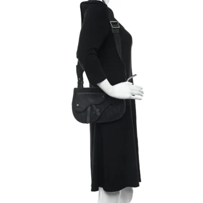 d939a226f2aaa59b3852d6ce10c4dc2c CHRISTIAN DIOR Oblique Saddle Messenger Bag Blue Black