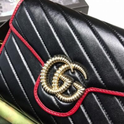 حقيبة كلاتش غوتشي GG Marmont Diagonal Matelasse Trimming Brass شعار Garniture Lady من الجلد باللون الأسود والأحمر مبطنة بسلسلة بتصميم كلاسيكي
