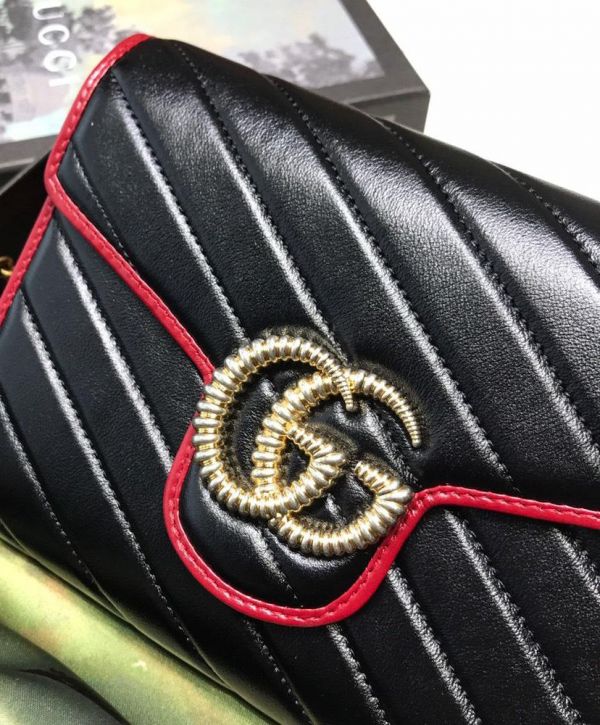 حقيبة كلاتش غوتشي GG Marmont Diagonal Matelasse Trimming Brass شعار Garniture Lady من الجلد باللون الأسود والأحمر مبطنة بسلسلة بتصميم كلاسيكي