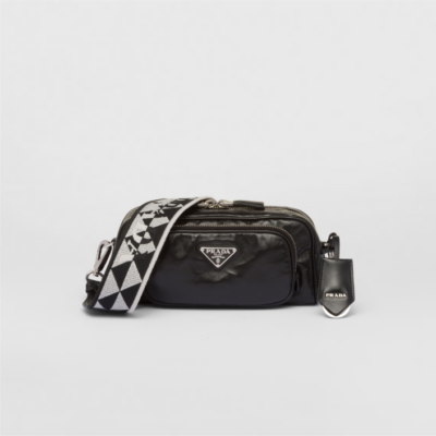 e07c218bf908b84c696002f4d3a2a1b1 Prada 纳帕皮革 复古 皮革 multi-pocket 肩背包