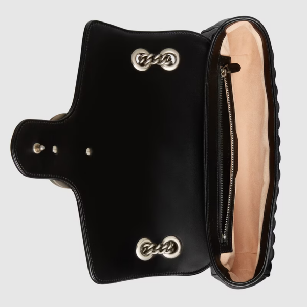 e66e03c3c1dde87580fc6e69c3b6ff9f GG Marmont medium shoulder bag