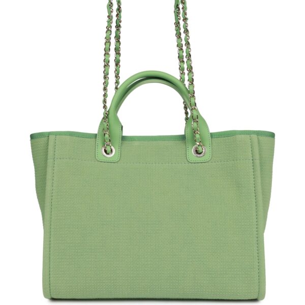 f68f37fd81e732446b60e9af9cfba4ff حقيبة شانيل Deauville Shopping Boucle Light صغيرة باللون الأخضر مع إكسسوارات معدنية ذهبية