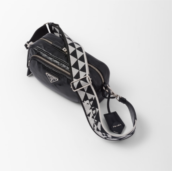 fe359d1104b76edd86f4798d2aa639ff Prada 纳帕皮革 复古 皮革 multi-pocket 肩背包
