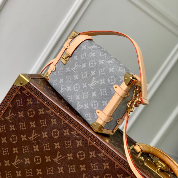 imgHD_4828b284_20250414_cmp_i1744623929289_9220_0_1_jpg SIDE TRUNK 23.5 IN GREY MONOGRAM DENIM LIGHT BROWN CALFSKIN