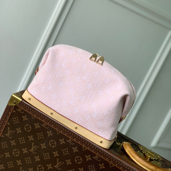 imgHD_4828b284_20250503_cmp_i1746257604839_4533_0_0_jpg COSMETIC POUCH 27 IN PINK MONOGRAM DENIM GOLD HARDWARE