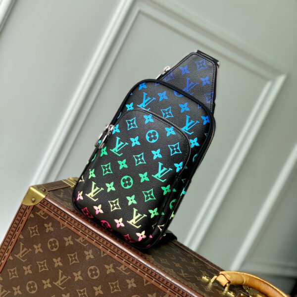 AVENUE SLINGBAG 18 IN BLACK MONOGRAM ECLIPSE CANVAS MULTICOLOR GRADIANT LOGO
