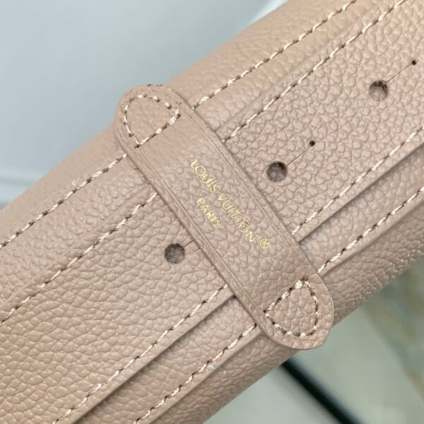 imgHD_4828b284_20250509_cmp_i1746781695166_2012_0_6_jpg LOW KEY COOKIE MM 32 IN WALNUT BROWN CALFSKIN BROWN MONOGRAM TAG