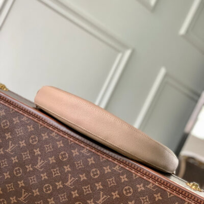 imgHD_4828b284_20250509_cmp_i1746781695173_7718_0_3_jpg LOW KEY COOKIE MM 32 IN WALNUT BROWN CALFSKIN BROWN MONOGRAM TAG