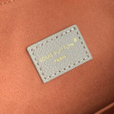 imgHD_4828b284_20250509_cmp_i1746781707753_3804_0_7_jpg LOW KEY COOKIE MM 32 IN WALNUT BROWN CALFSKIN BROWN MONOGRAM TAG