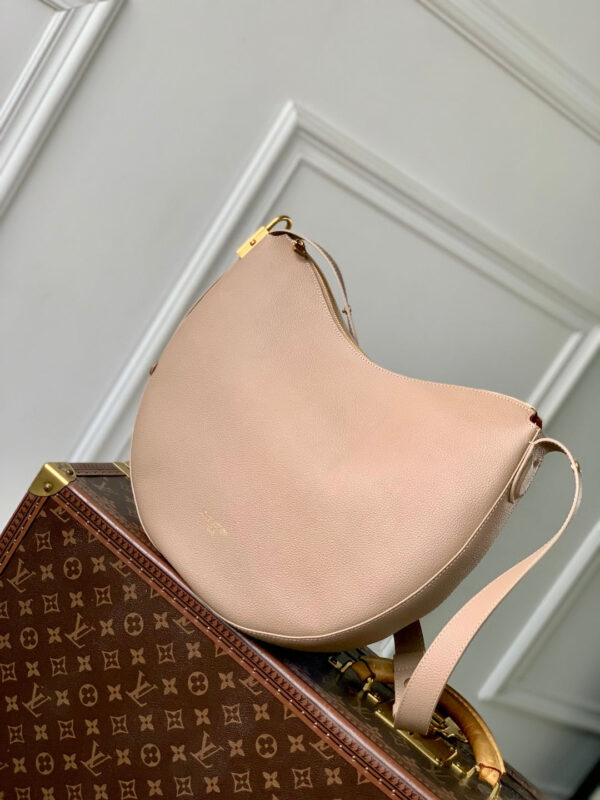 imgHD_4828b284_20250509_cmp_i1746781707759_4585_0_1_jpg LOW KEY COOKIE MM 32 IN WALNUT BROWN CALFSKIN BROWN MONOGRAM TAG