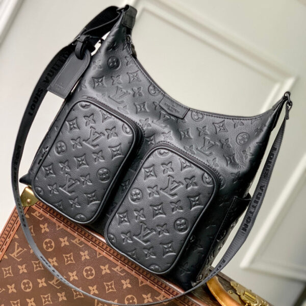 imgHD_4828b284_20250509_cmp_i1746782149254_9901_0_0_jpg HOBO CARGO 35 IN BLACK MONOGRAM SHADOW CALFSKIN