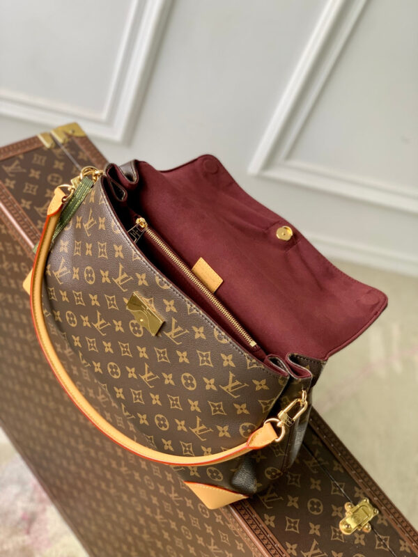 imgHD_4828b284_20250514_cmp_i1747209790963_7979_0_8_jpg HIDE AWAY MM 36 IN BROWN MONOGRAM COATED CANVAS AND CALFSKIN