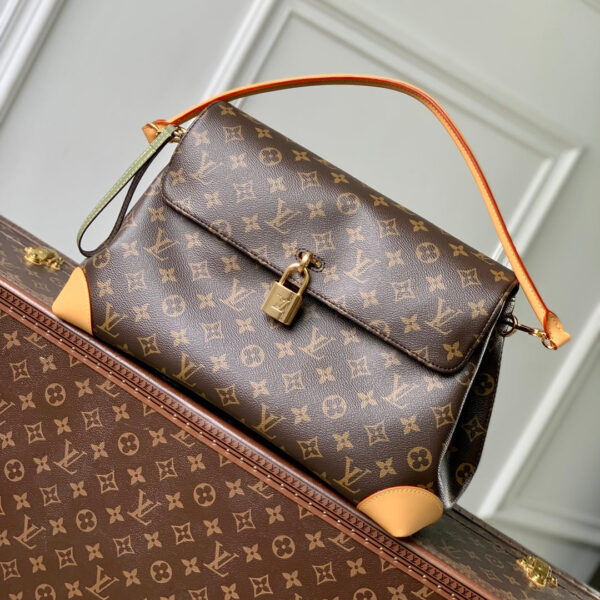 imgHD_4828b284_20250514_cmp_i1747209790970_7244_0_0_jpg HIDE AWAY MM 36 IN BROWN MONOGRAM COATED CANVAS AND CALFSKIN