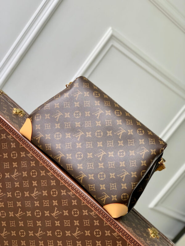 imgHD_4828b284_20250514_cmp_i1747209800683_6923_0_2_jpg HIDE AWAY MM 36 IN BROWN MONOGRAM COATED CANVAS AND CALFSKIN