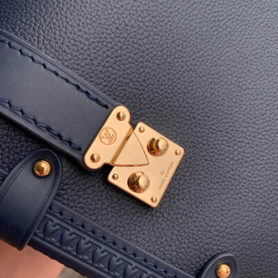 imgHD_4828b284_20250523_cmp_i1747986356070_6995_0_4_jpg SIDE TRUNK 23.5 IN NAVY BLUE CALFSKIN SLOCK GOLD