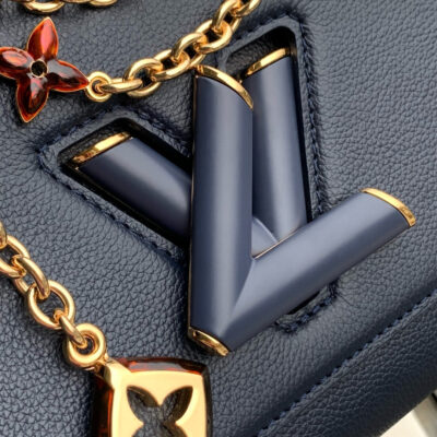 imgHD_4828b284_20250531_cmp_i1748676856605_9216_0_4_jpg TWIST SLIM 19 IN NAVY BLUE TAURILLON CALFSKIN GOLD HARDWARE