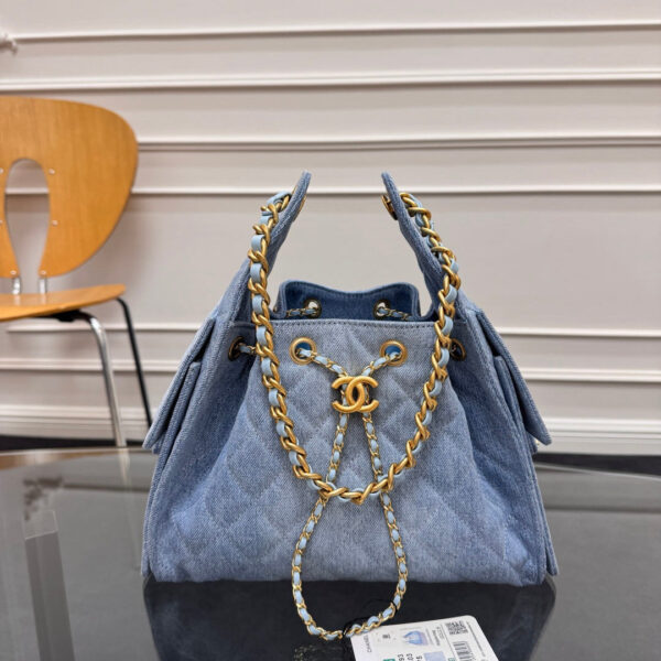 imgHD_89105d0f_20250401_cmp_i1743470142210_7138_0_0_jpg CHANEL 25S HOBO BAG 30 IN BLUE DENIM WITH GOLD HARDWARE