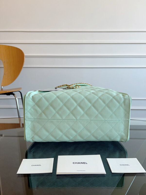 CHANEL 25S HOBO BAG 40 IN SEAFOAM GREEN CAVIAR WITH GOLD HARDWARE