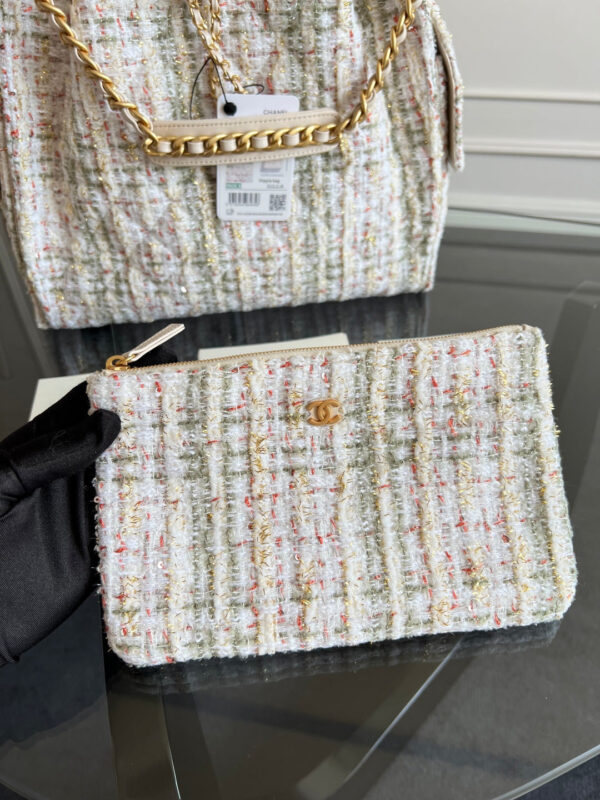 CHANEL 25S HOBO BAG 40 IN MULTICOLOR TWEED WITH GOLD HARDWARE