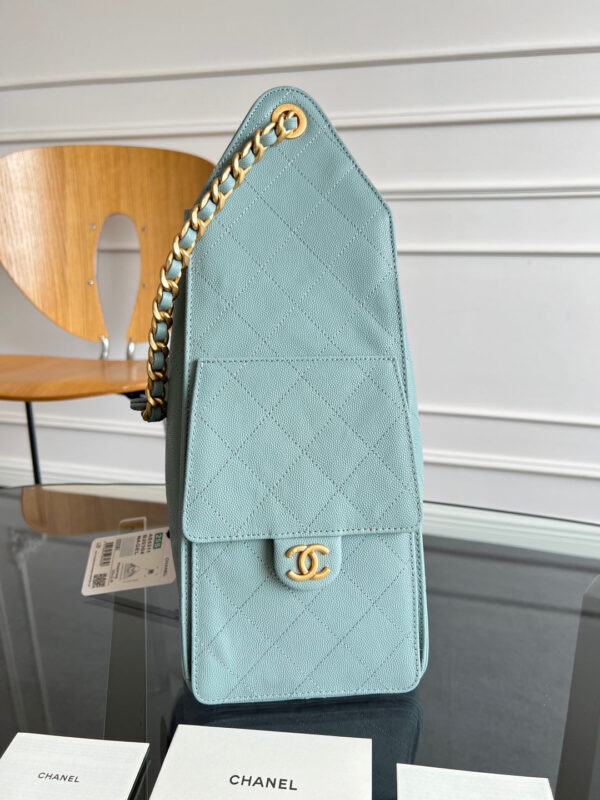 imgHD_89105d0f_20250816_cmp_i1755329503764_9566_0_6_jpg CHANEL 25S HOBO BAG 40 IN SOFT TEAL BLUE CAVIAR WITH GOLD HARDWARE