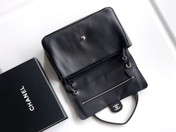 CHANEL 26S SOUPLISSIMO MAXI FLAP MEDIUM 32 IN BLACK GRAINED CALFSKIN SILVER HARDWARE