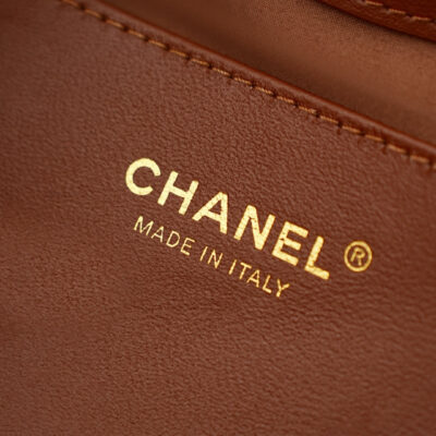 CHANEL 25S SHOULDER BAG 32 IN CARAMEL BROWN RAFFIA AND CALFSKIN GOLD HARDWARE
