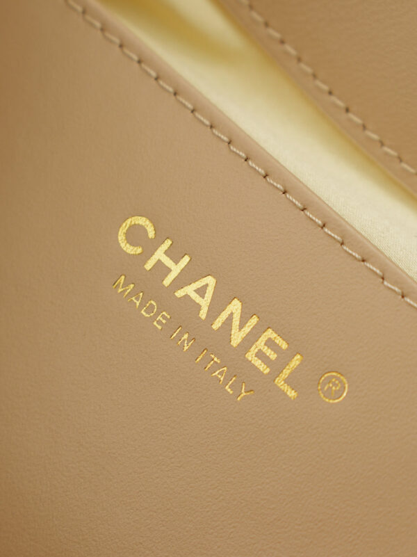 imgHD_f0893979_20260522_cmp_i1779441483614_2497_0_7_jpg CHANEL 25S SHOULDER BAG 32 IN NATURAL RAFFIA AND CALFSKIN GOLD HARDWARE