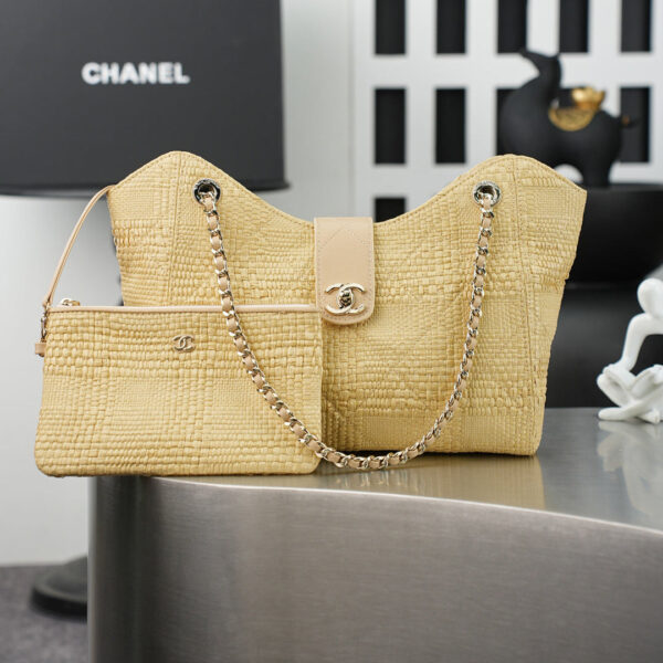 imgHD_f0893979_20260522_cmp_i1779441485135_4900_0_0_jpg CHANEL 25S SHOULDER BAG 32 IN NATURAL RAFFIA AND CALFSKIN GOLD HARDWARE
